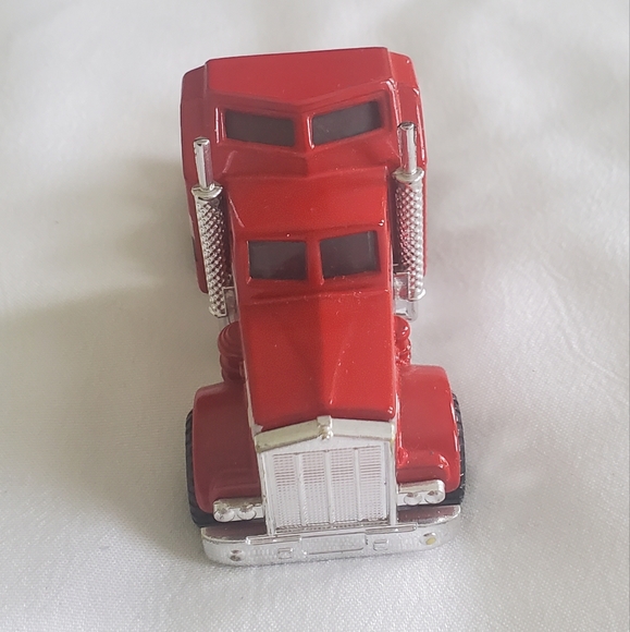 Matchbox 1983 Kenworth Aerodyne Semi Truck - Picture 3 of 5